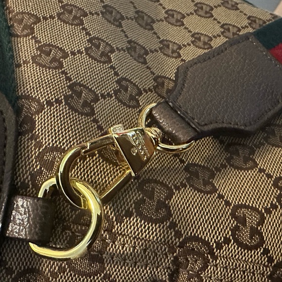 Gucci Beige Monogram Pouch with Green and Red Accents - Picture 6 of 7